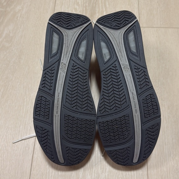 3/$10 New Balance 928v3 White Blue Sneakers - Picture 8 of 9